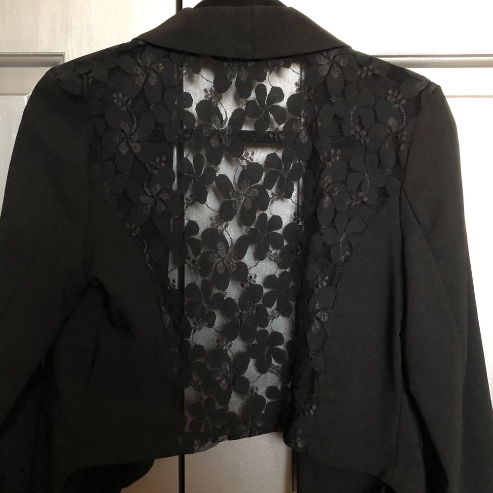 Floral lace back blazer - Picture 5 of 6